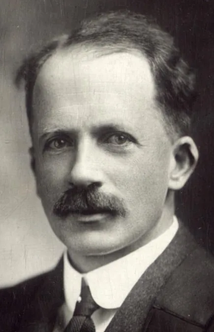 J. J. R. Macleod, c. 1928. University of Toronto / Wikimedia Commons, public domain.